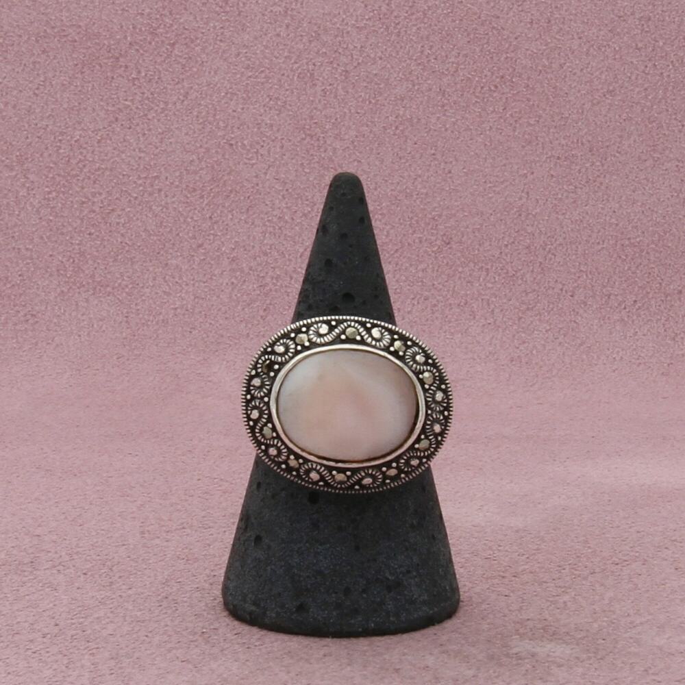 sterling silver marcasite studded mother of pearl ring size 7.75
